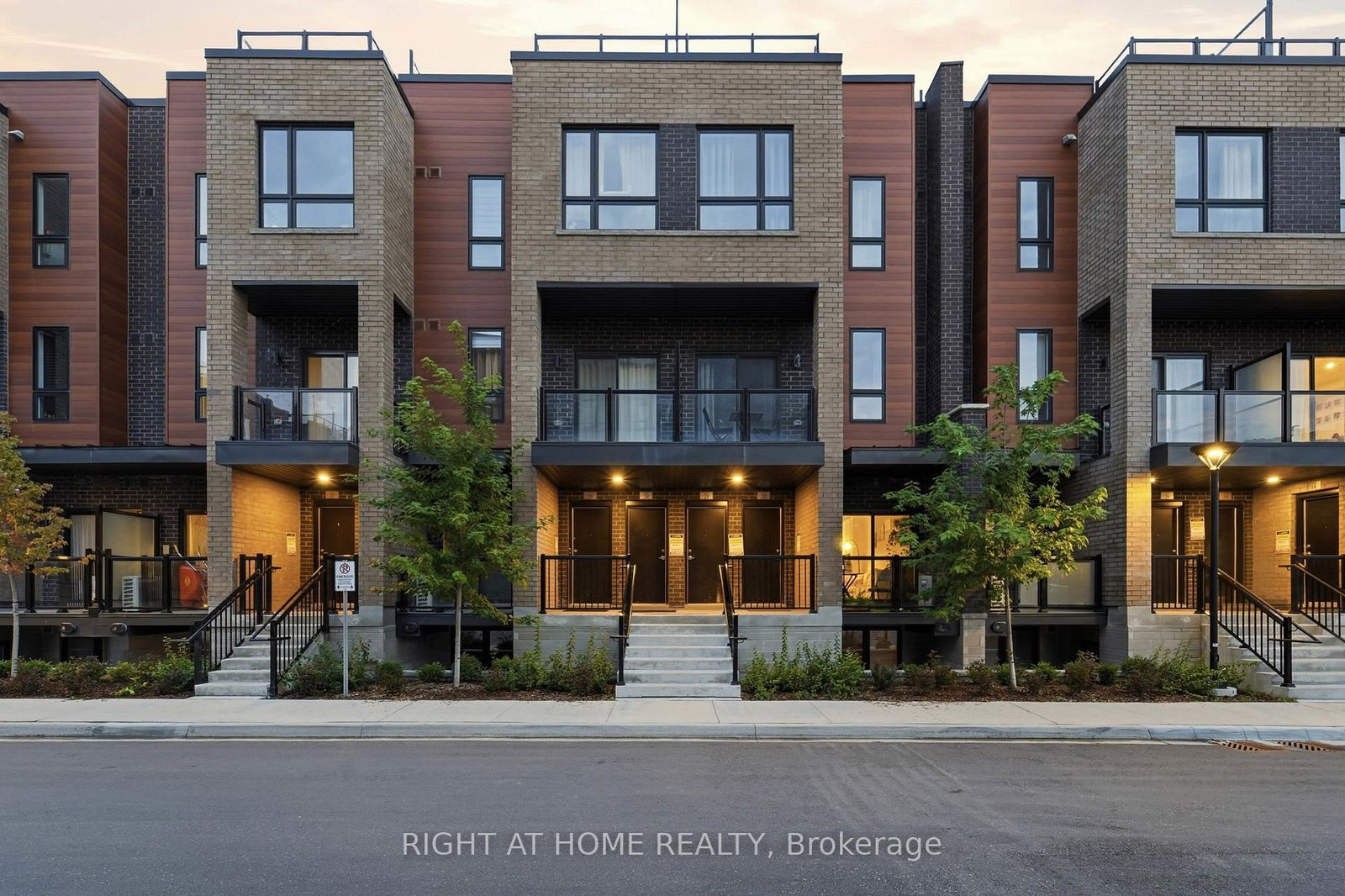 24-lytham-green-circle-newmarket-ontario-n13748674
