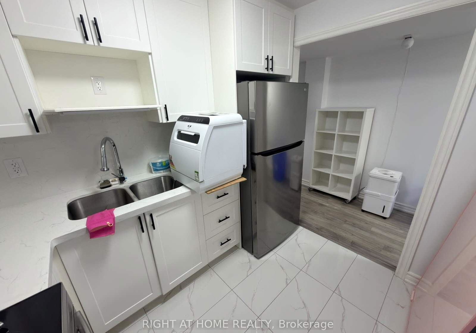 125-maria-road-markham-ontario-n13749318