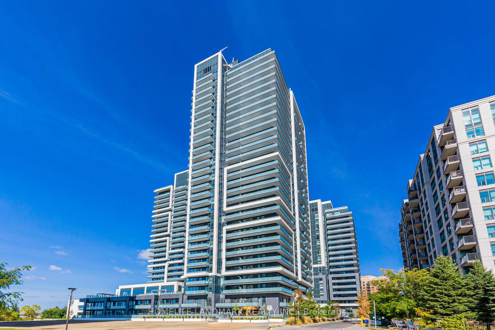 105-oneida-crescent-richmond-hill-ontario-n13749448
