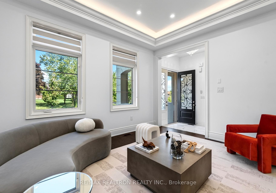 209-hillsview-drive-richmond-hill-ontario-n13749490