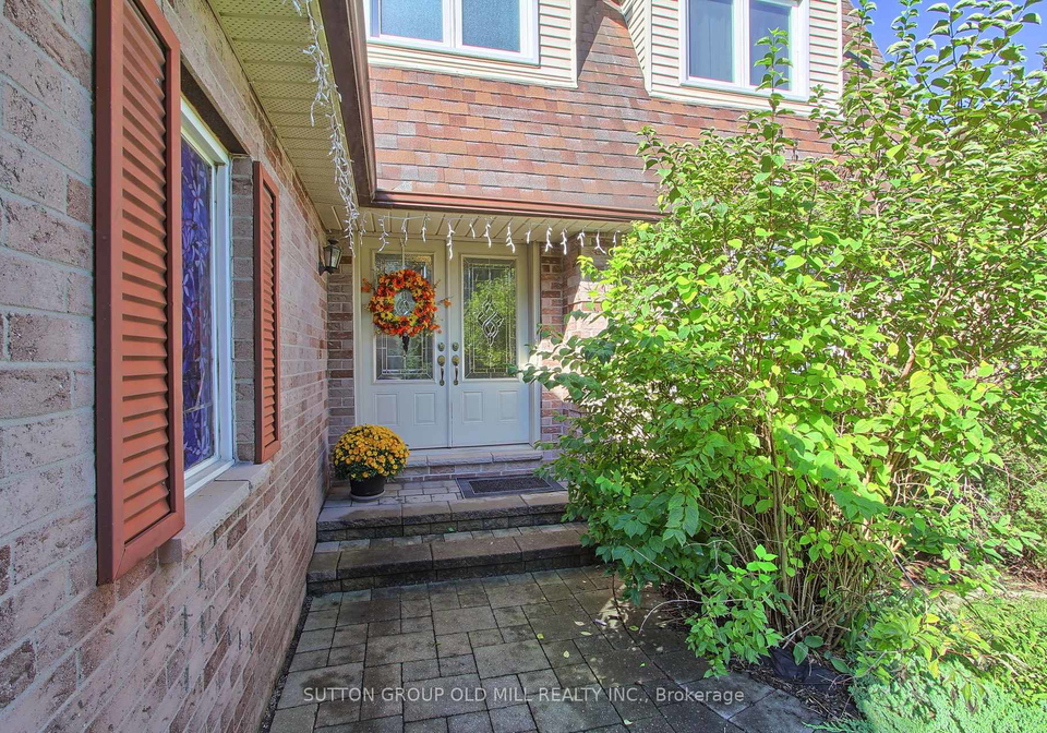 129-robin-court-newmarket-ontario-n13749534