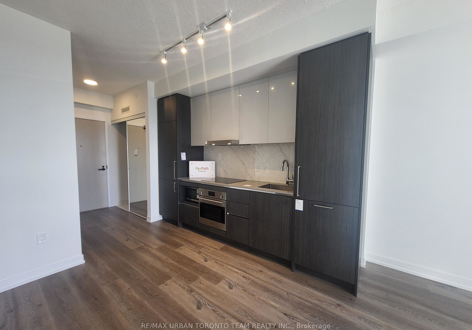 225-commerce-street-vaughan-ontario-n13749756