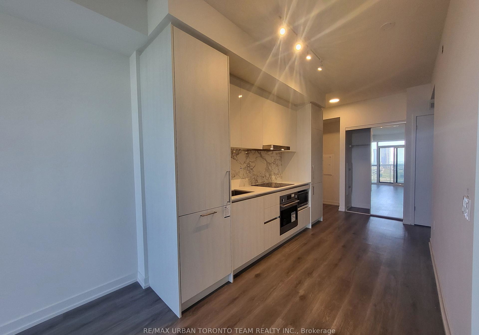 225-commerce-street-vaughan-ontario-n13749852
