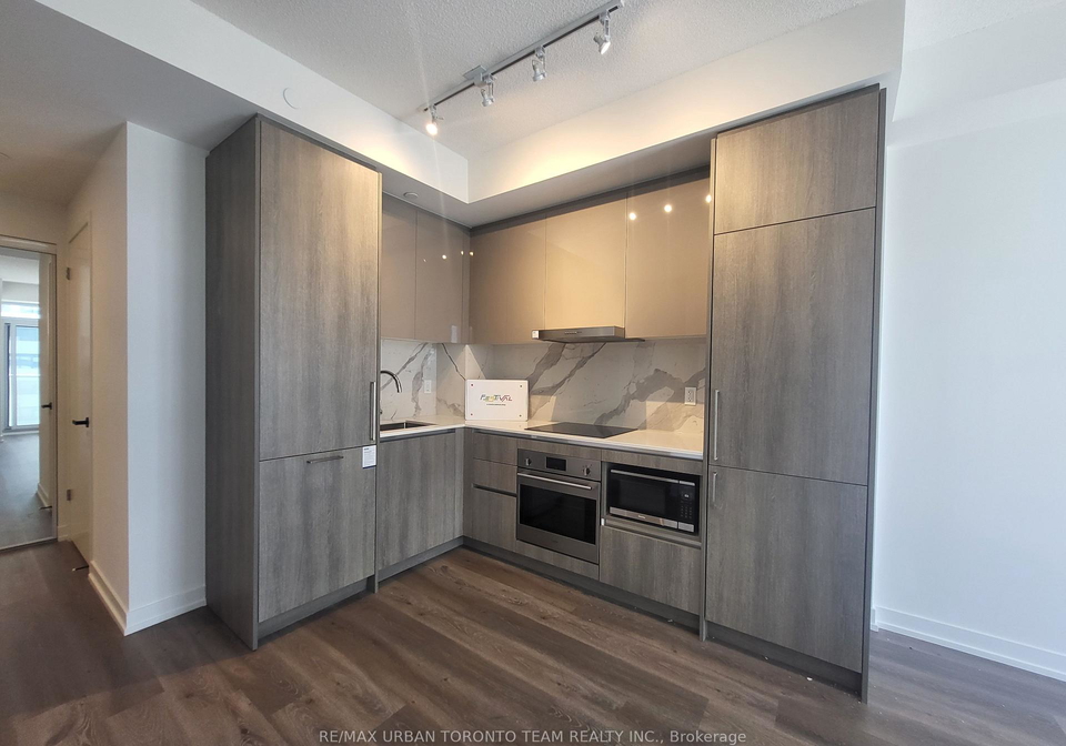 225-commerce-street-vaughan-ontario-n13749900