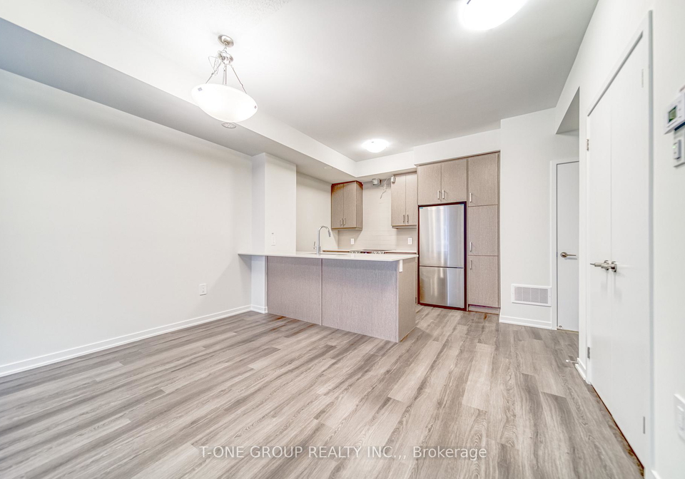 21-honeycrisp-crescent-vaughan-ontario-n13750208