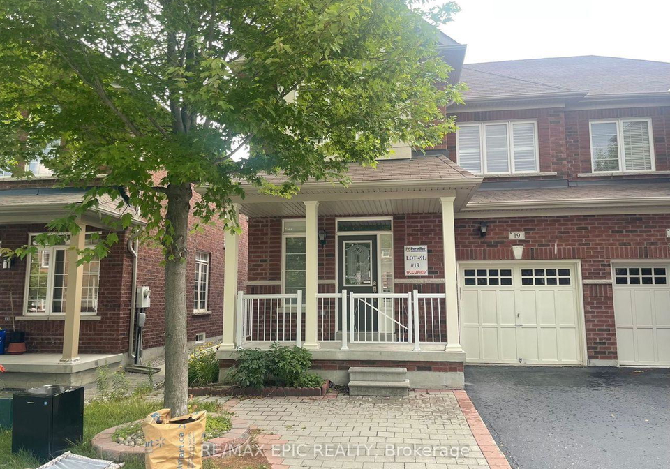 19-fitzroy-avenue-markham-ontario-n13750256