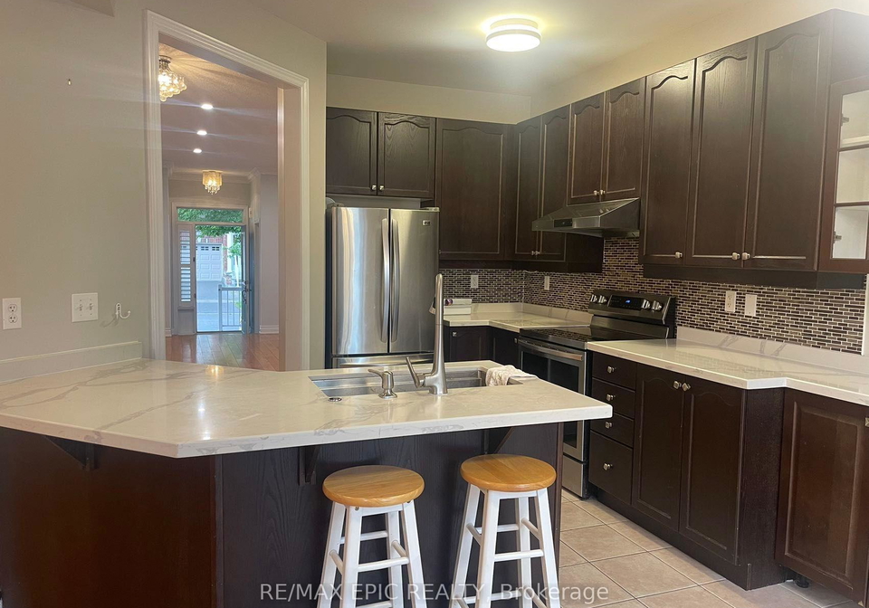 19-fitzroy-avenue-markham-ontario-n13750256
