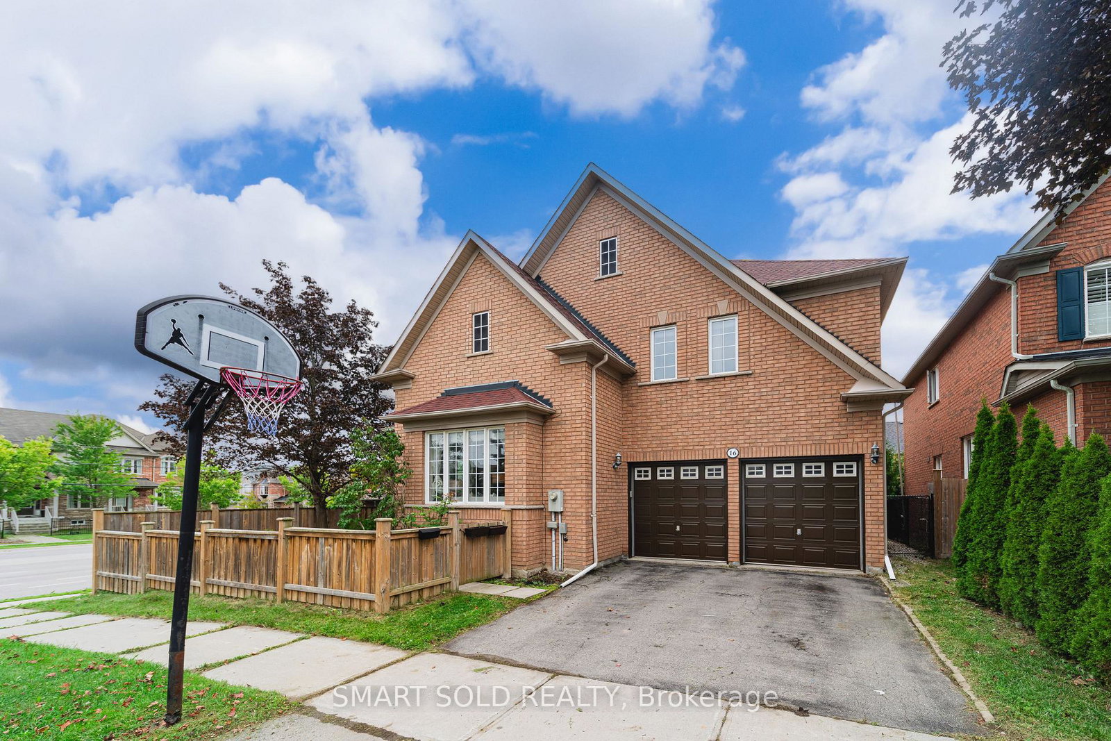 16-courtney-crescent-richmond-hill-ontario-n13750478