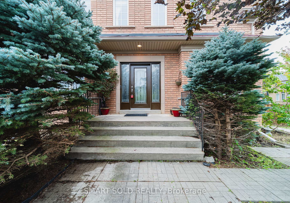 16-courtney-crescent-richmond-hill-ontario-n13750478