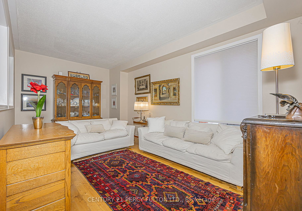 84-loraview-lane-aurora-ontario-n13751470