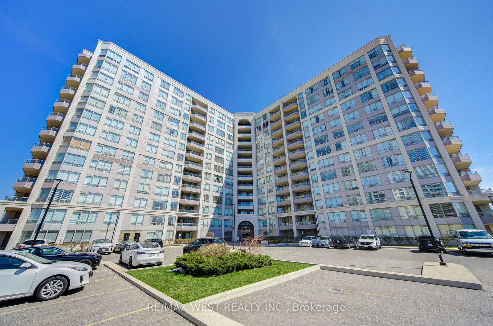 9017-leslie-street-richmond-hill-ontario-n13752380