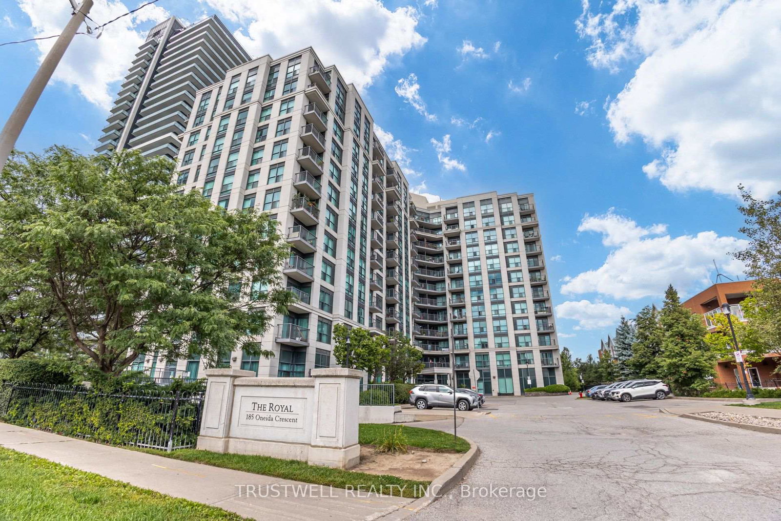 185-oneida-crescent-richmond-hill-ontario-n13752406