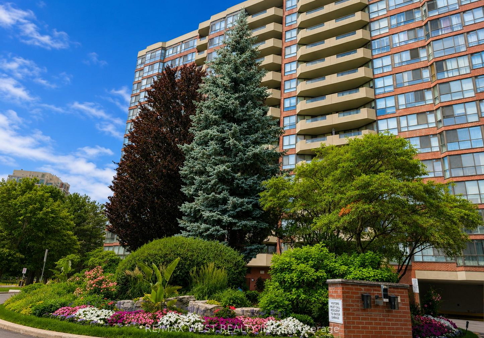 100-observatory-lane-se-richmond-hill-ontario-n13752452
