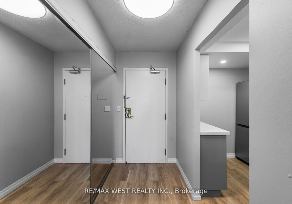 100-observatory-lane-se-richmond-hill-ontario-n13752452