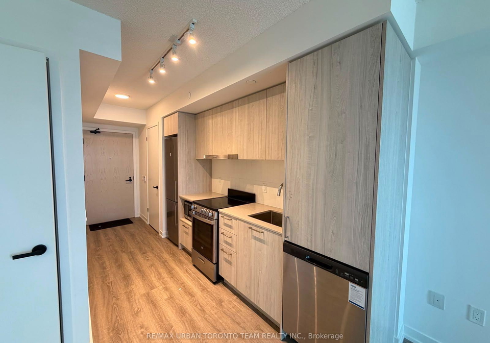 195-commerce-street-vaughan-ontario-n13756742