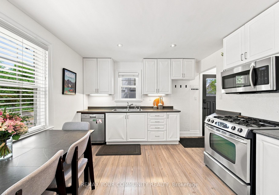 422-queen-street-newmarket-ontario-n13757500