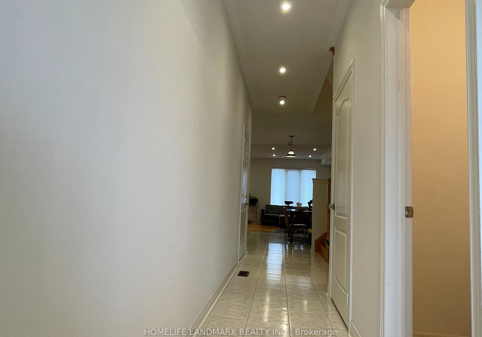 156-radial-drive-aurora-ontario-n13757866