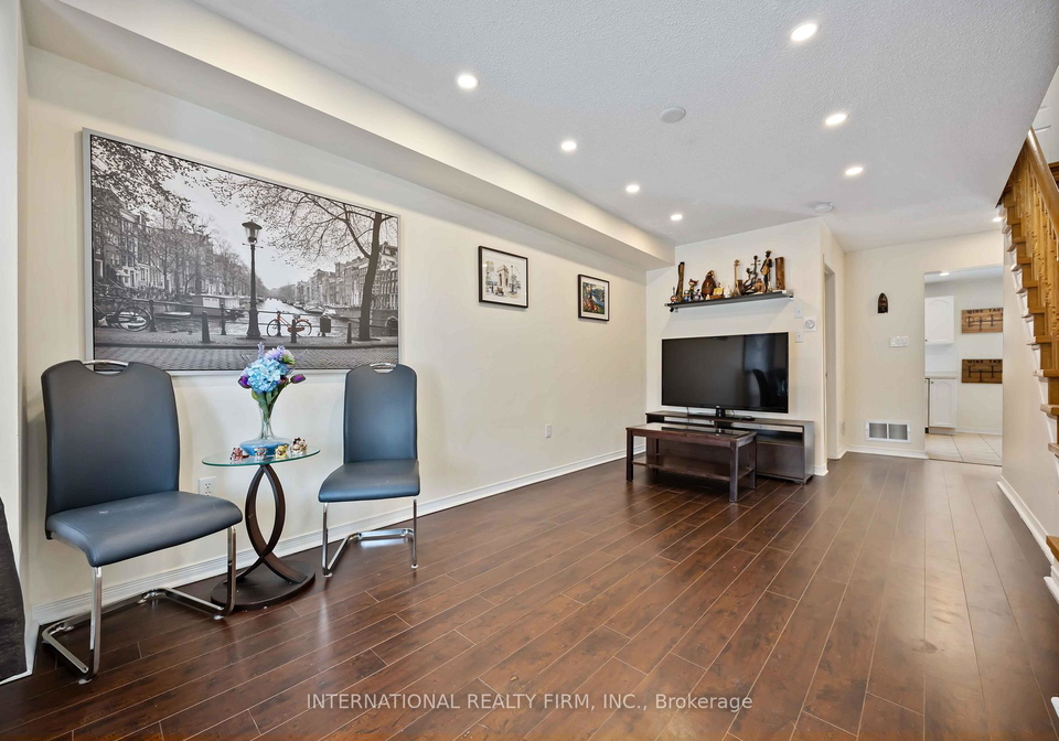 340-flagstone-way-newmarket-ontario-n13758046