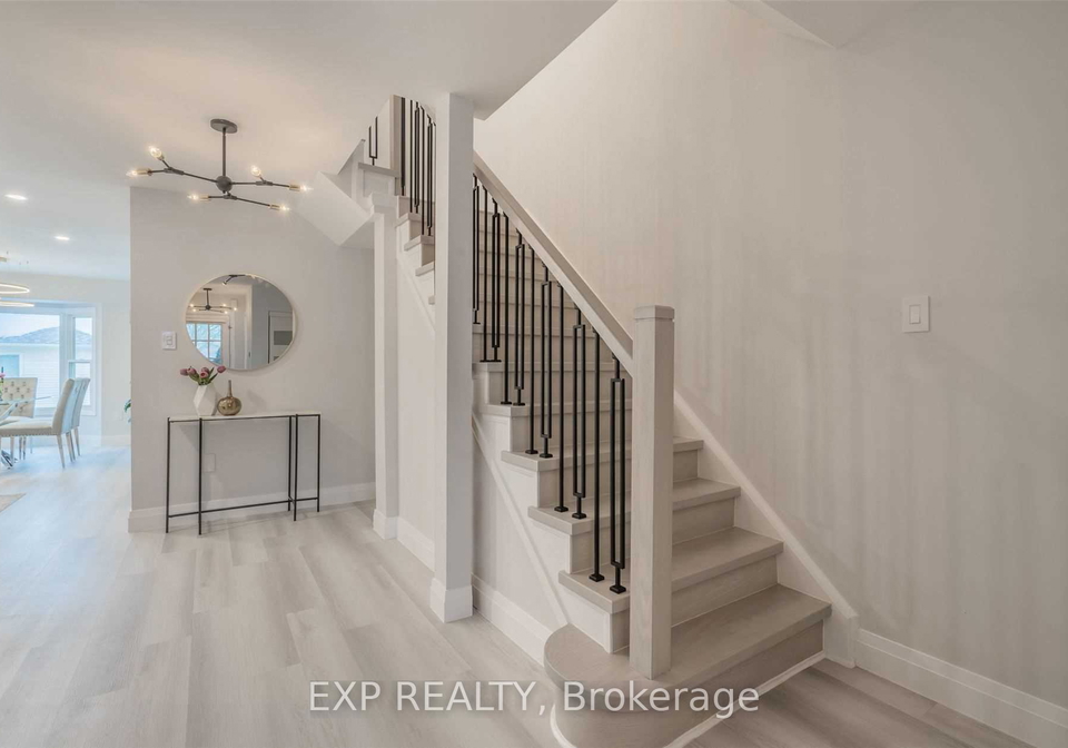 526-tara-hill-circle-aurora-ontario-n13759470
