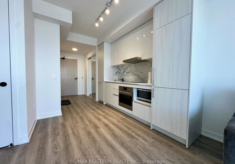 195-commerce-street-e-vaughan-ontario-n13760058