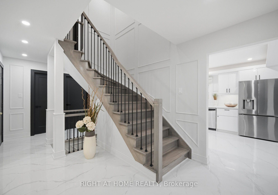 4-simmons-crescent-aurora-ontario-n13760244