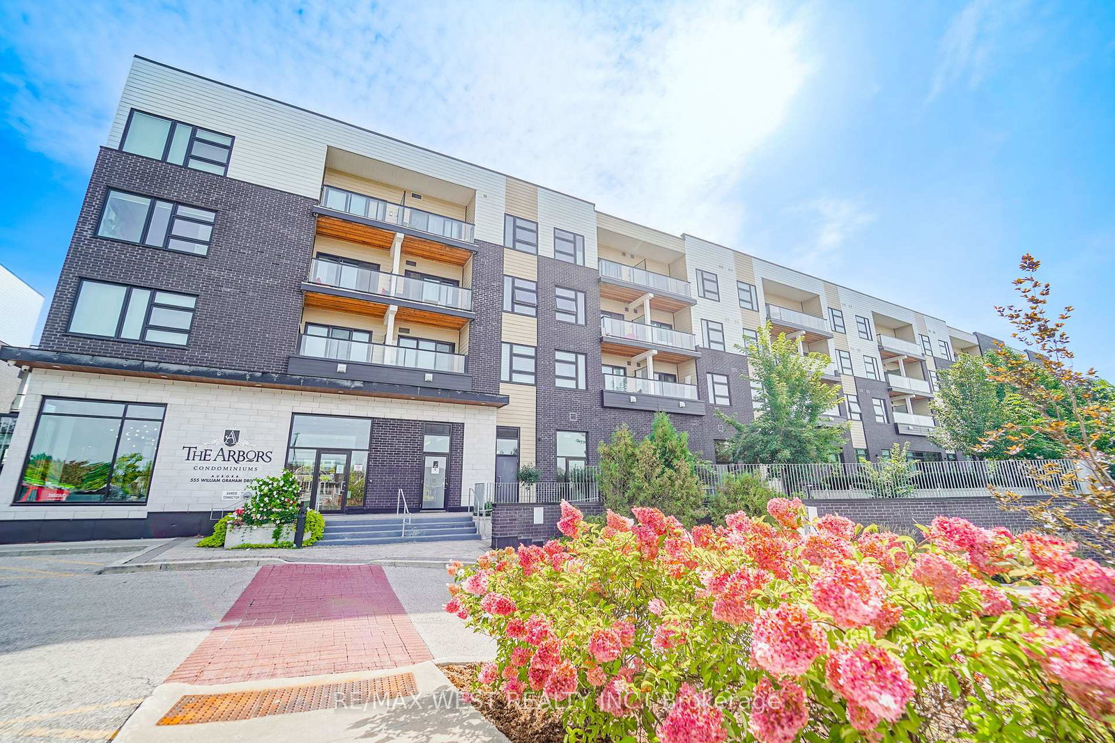 555-william-graham-drive-aurora-ontario-n13761478