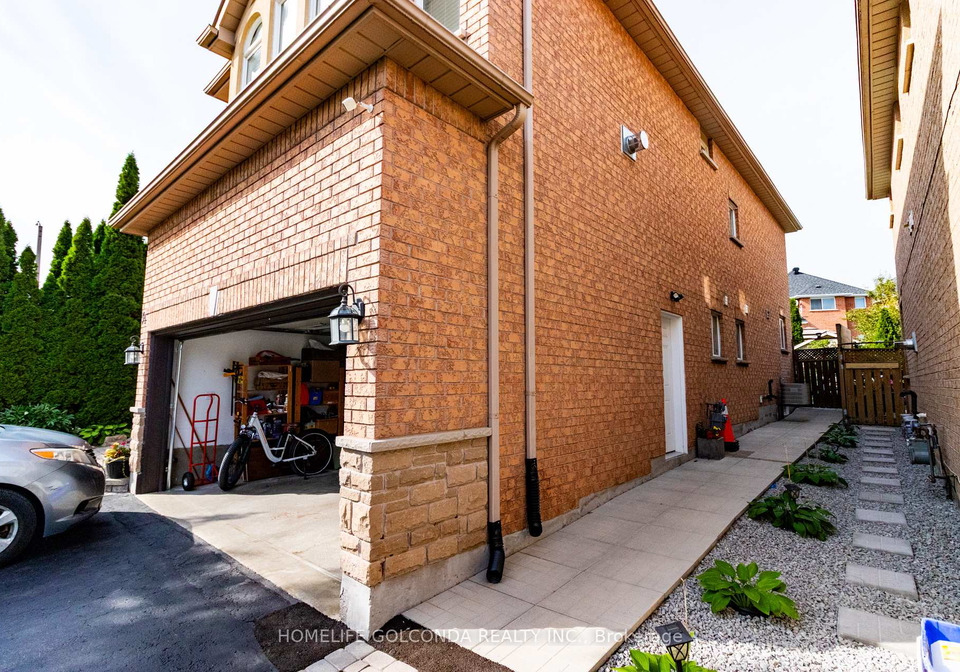 34-linda-margaret-crescent-richmond-hill-ontario-n13764164