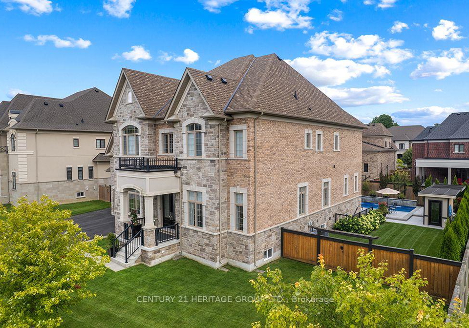 43-sir-henry-court-king-ontario-n13764204