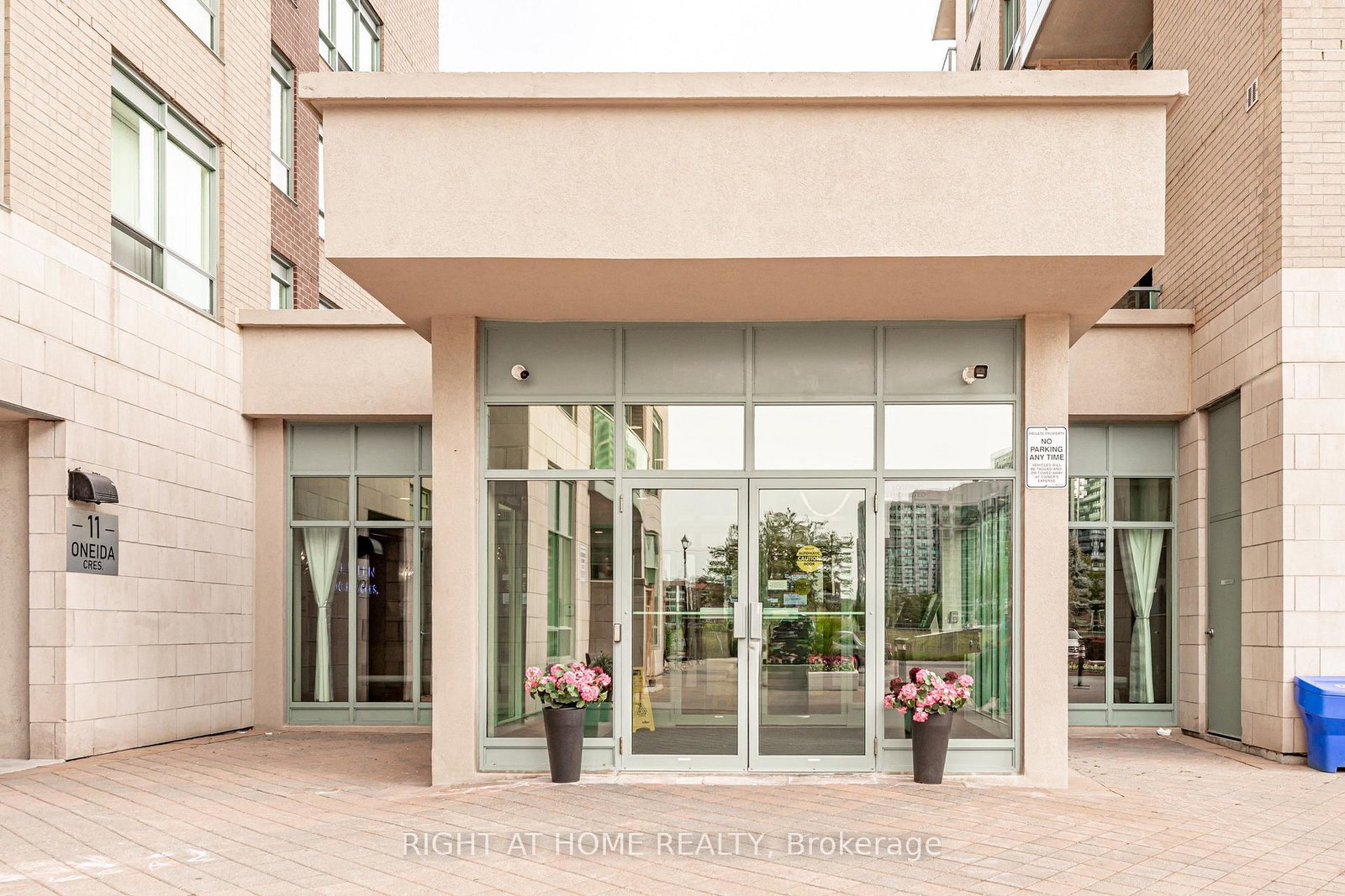 23-oneida-crescent-richmond-hill-ontario-n13764730