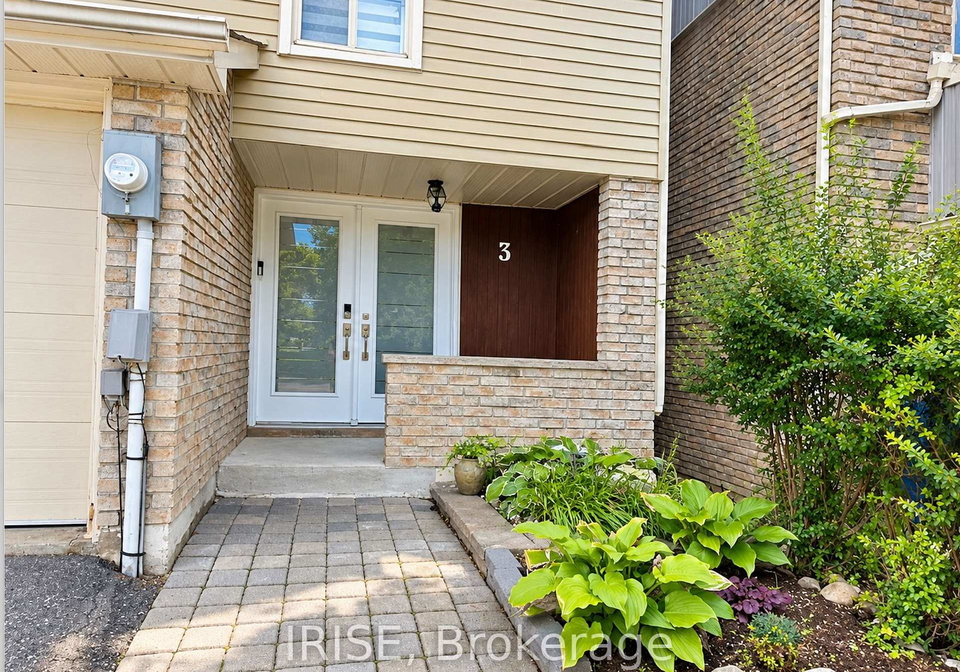 3-poplar-crescent-aurora-ontario-n13764910