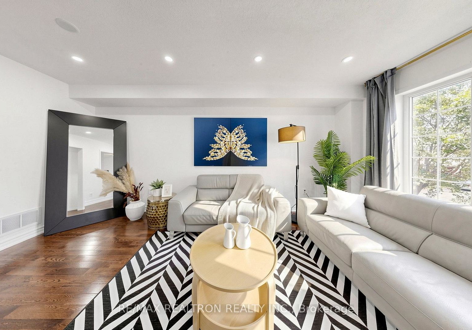88-banbrooke-crescent-newmarket-ontario-n13765148