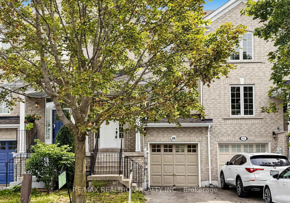 88-banbrooke-crescent-newmarket-ontario-n13765148