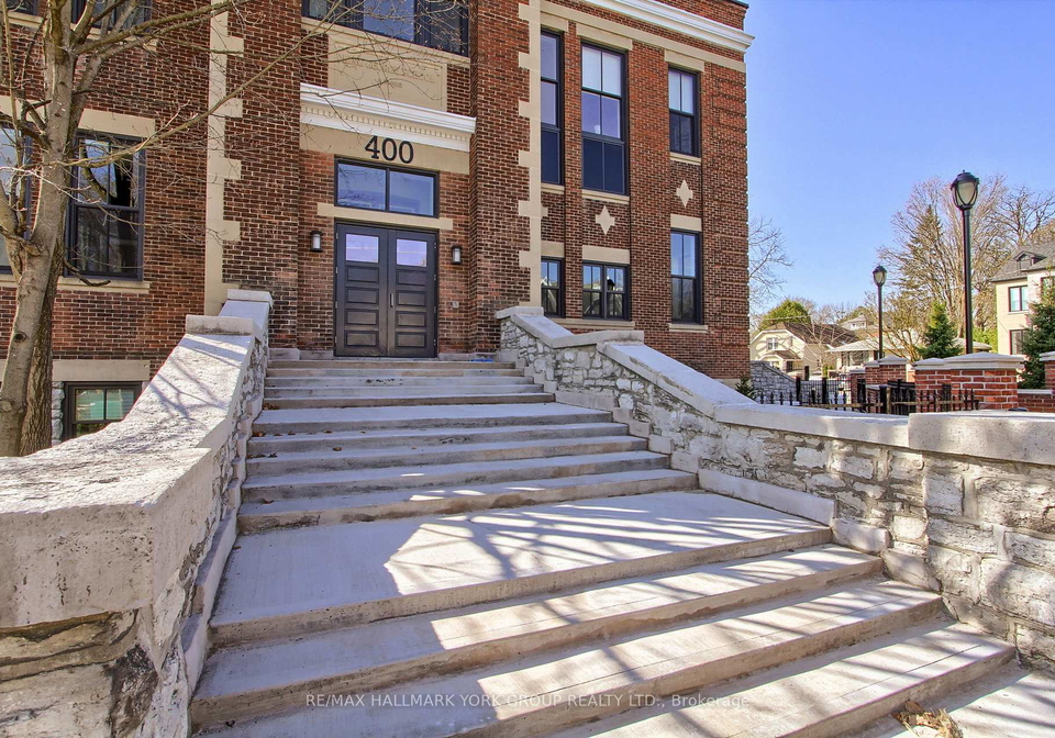400-park-avenue-newmarket-ontario-n13765786