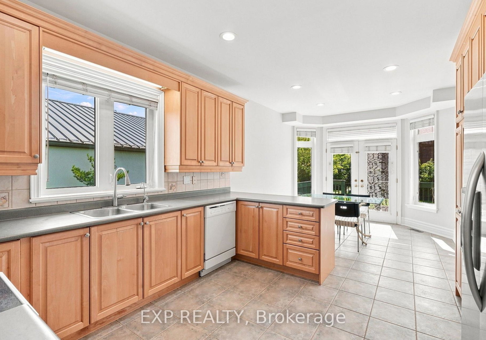 33-valleyford-avenue-richmond-hill-ontario-n13767732