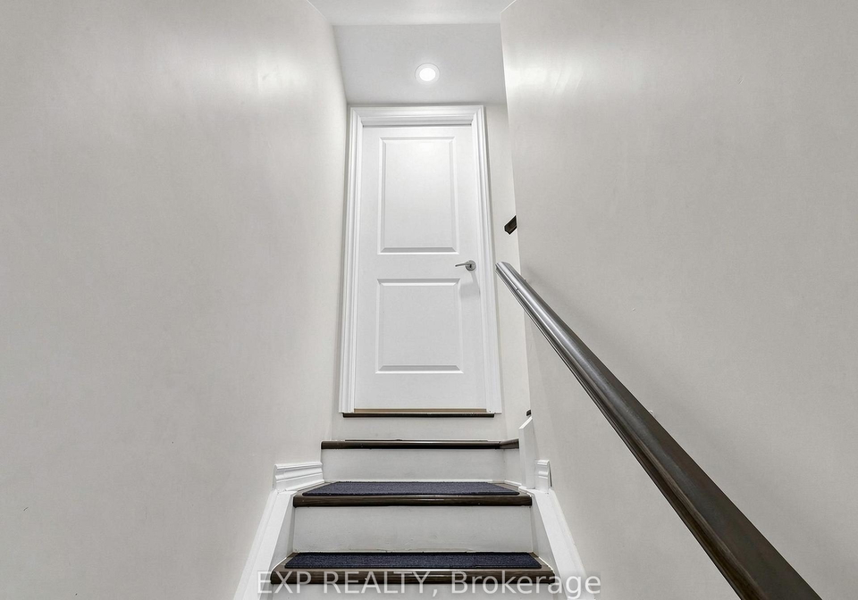500-mcgregor-farm-trail-newmarket-ontario-n13769806