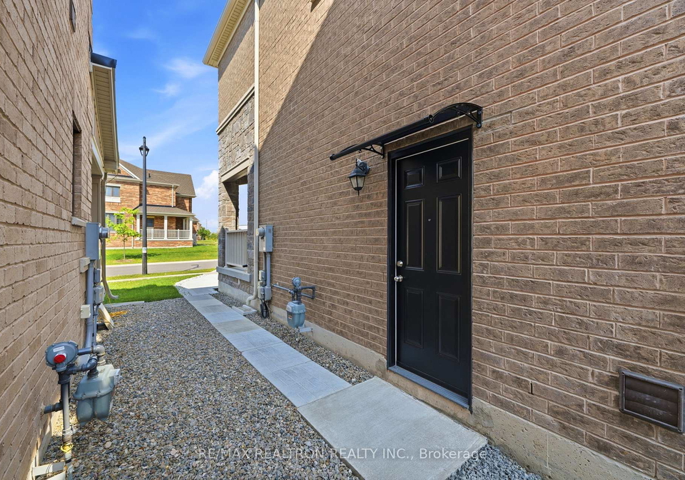 55-bartram-crescent-bradford-west-gwillimbury-ontario-n13772470