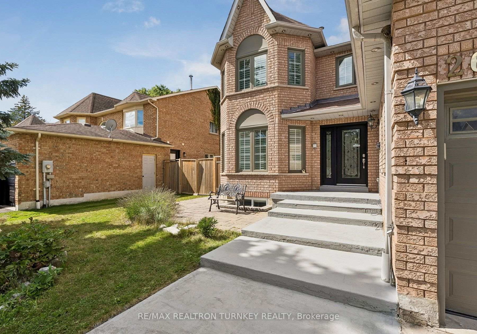 263-chambers-crescent-newmarket-ontario-n13774846