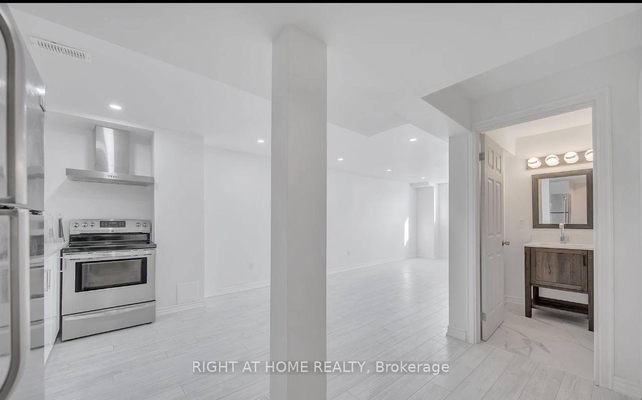 317-ritas-avenue-newmarket-ontario-n13775088