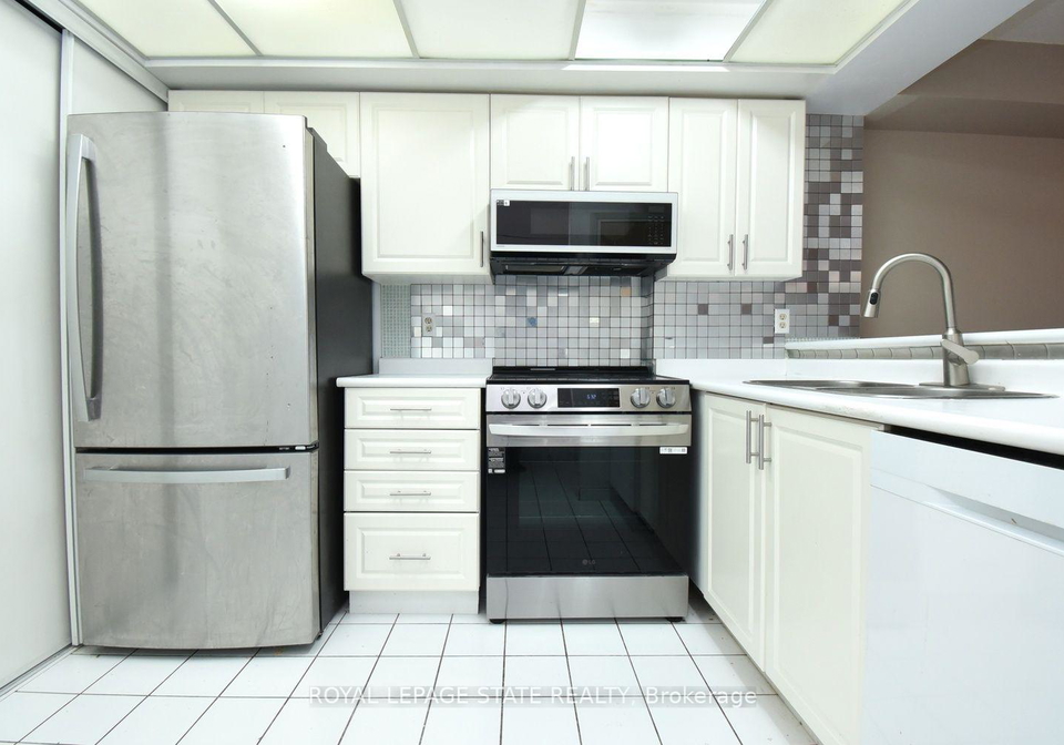 175-cedar-avenue-richmond-hill-ontario-n13776496