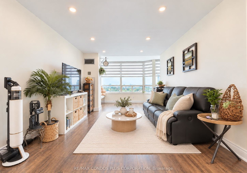 120-promenade-circle-vaughan-ontario-n13777008