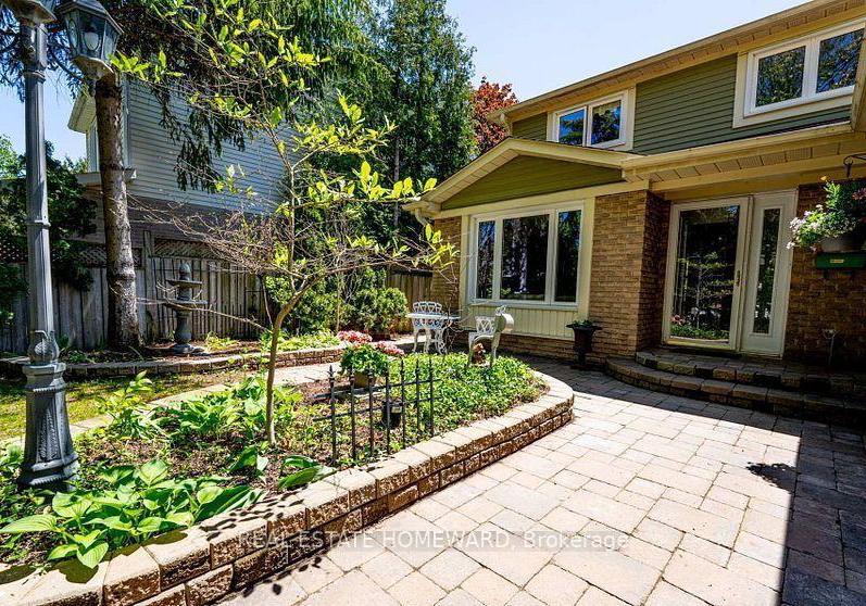 27-drumern-crescent-richmond-hill-ontario-n13777582