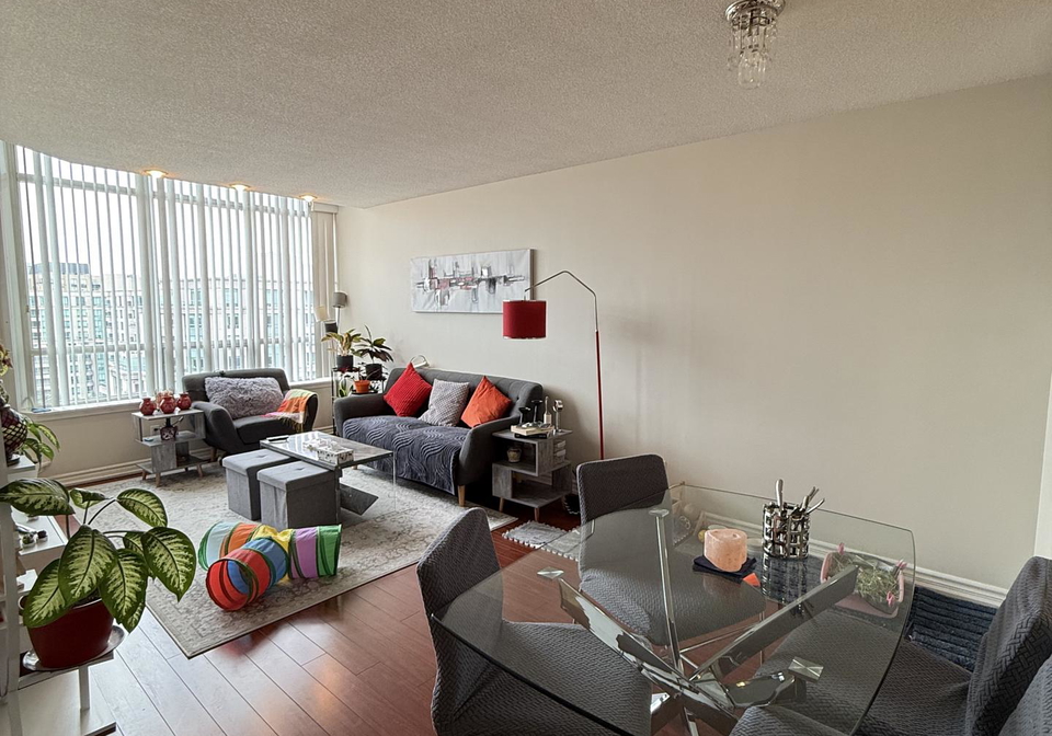 81-townsgate-drive-vaughan-ontario-n13779440