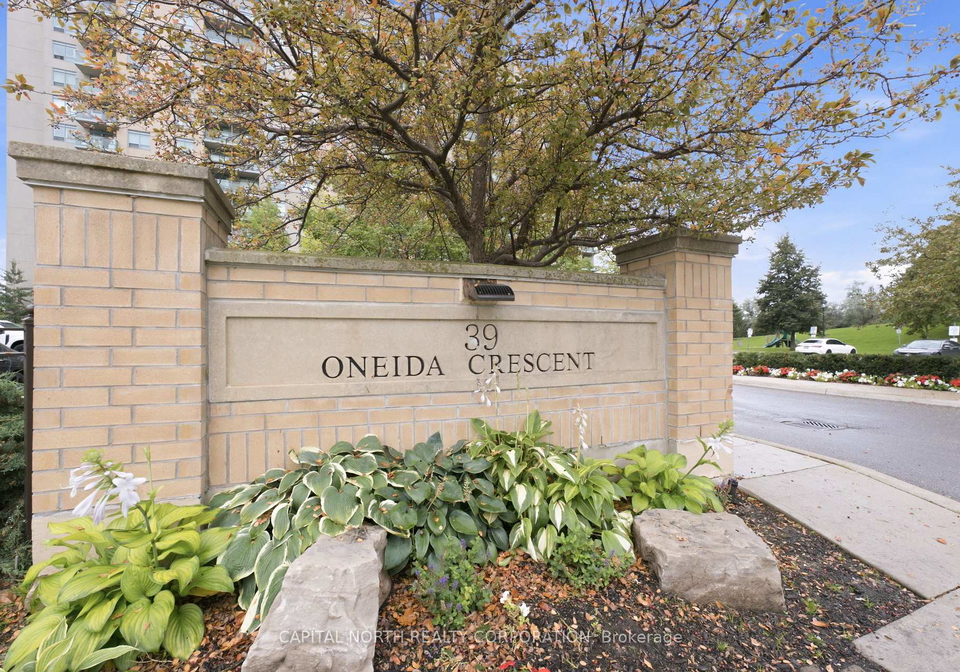 39-oneida-crescent-richmond-hill-ontario-n13780276