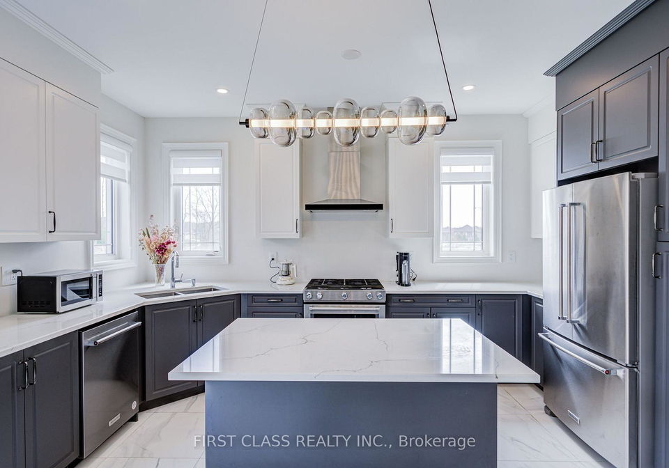376-seaview-heights-east-gwillimbury-ontario-n13780964