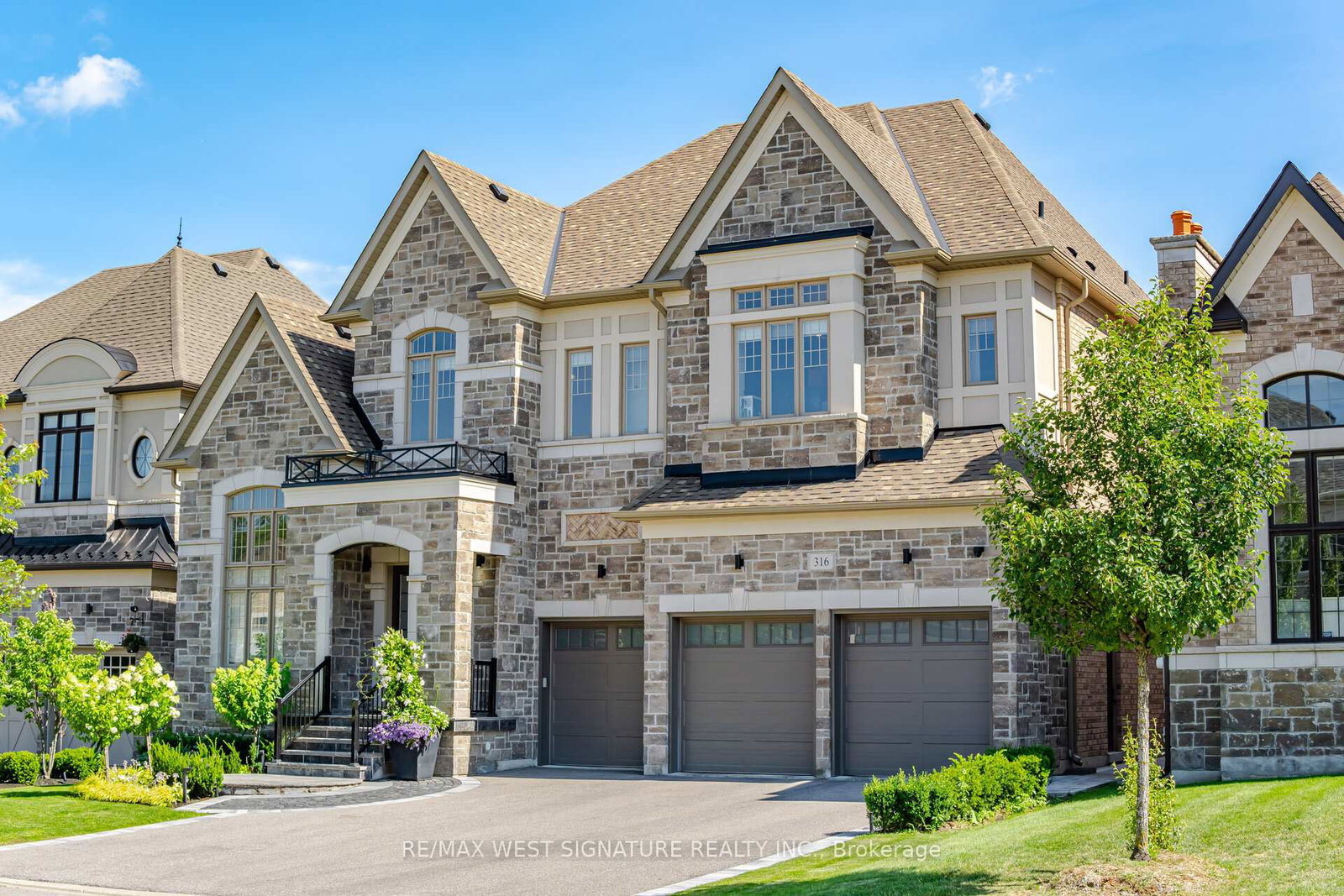 316-touch-gold-crescent-aurora-ontario-n13782624