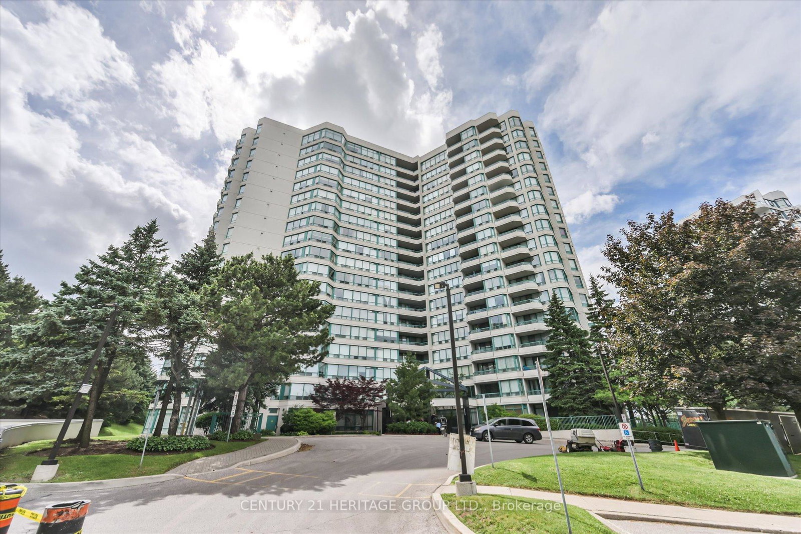 7250-yonge-street-vaughan-ontario-n13784410
