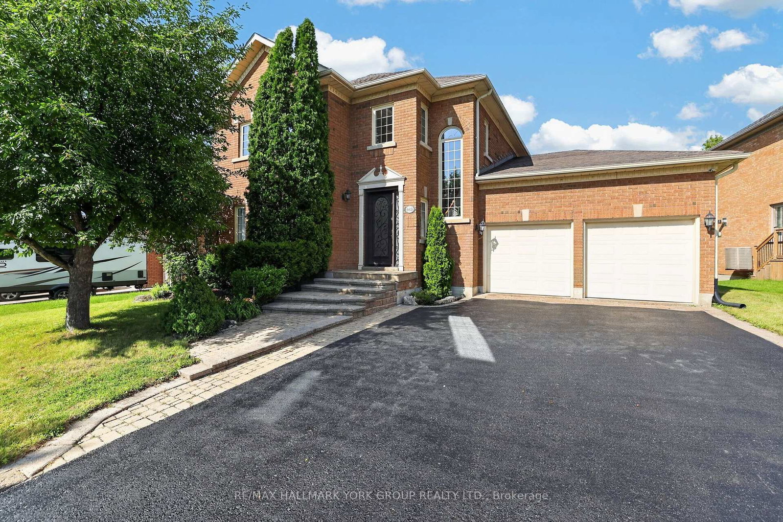 669-kingsmere-avenue-newmarket-ontario-n13785950