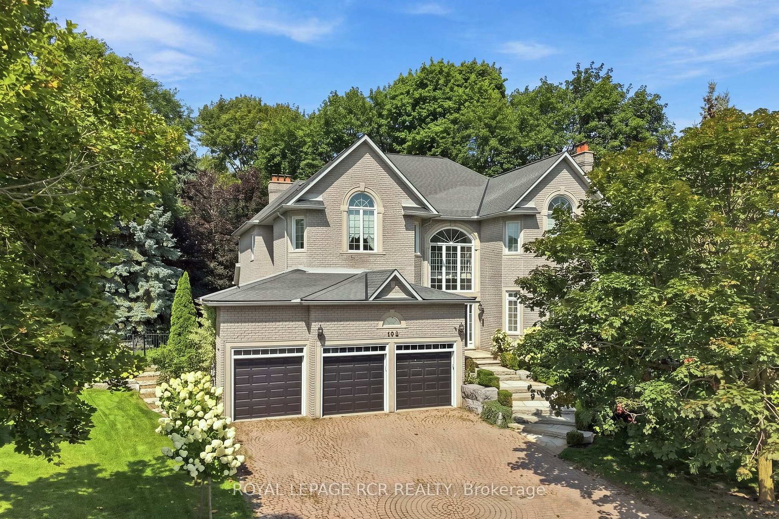 193-sherwood-place-newmarket-ontario-n13786946