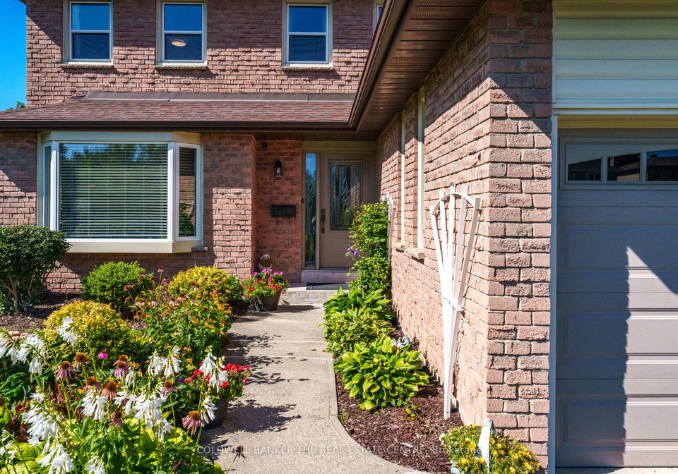 893-arnold-crescent-newmarket-ontario-n13787762