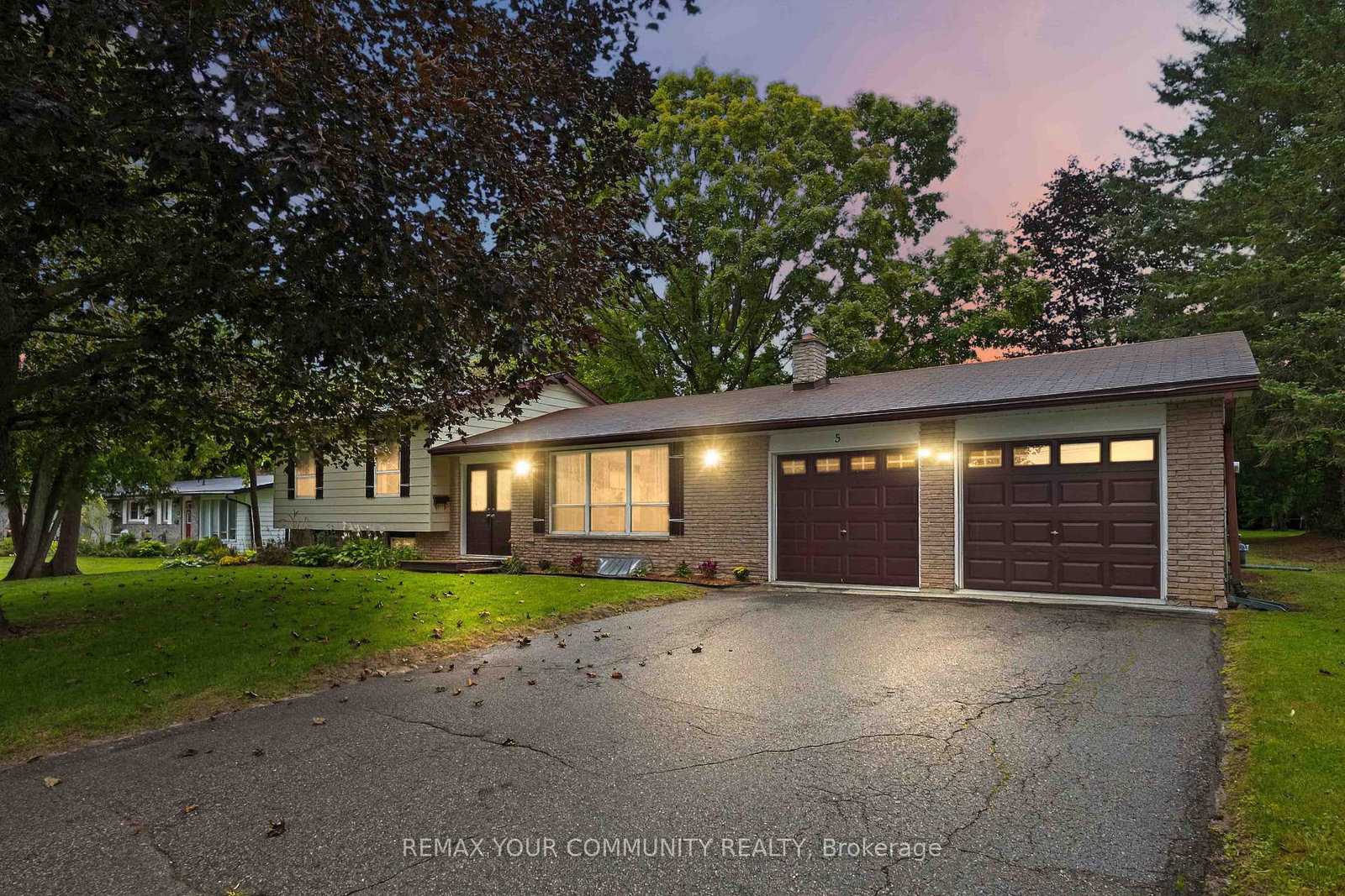 5-medina-square-georgina-ontario-n13792302